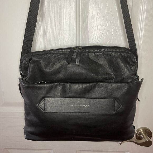 Mandarina Duck Soft Leather Black laptopComputer office shoulder bag